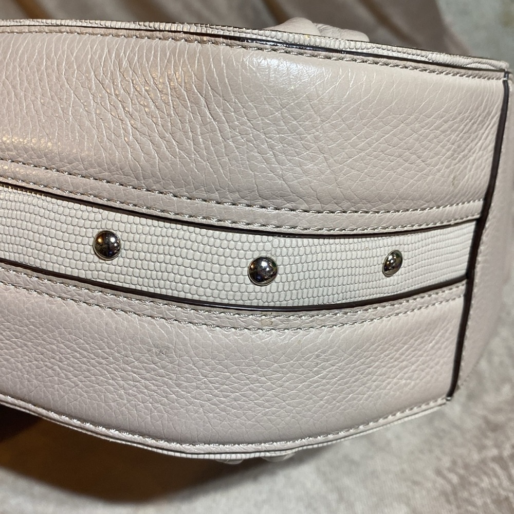 COACH New York F23309 Avery Pebble Grain Leather Large Hobo - Picture 7 of 15